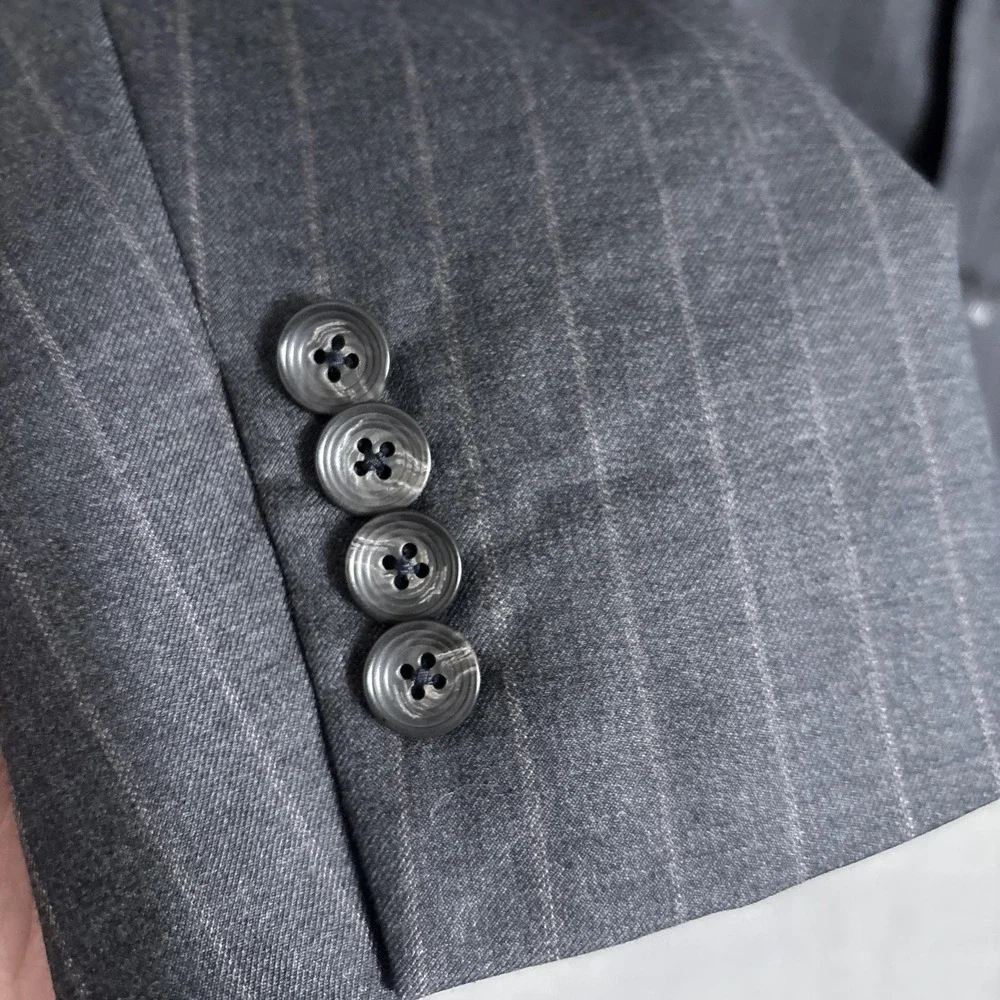 Jack Victor Suit 44R 38W Gray Chalk Stripe 130s Italian Wool Canada Classic 46R
